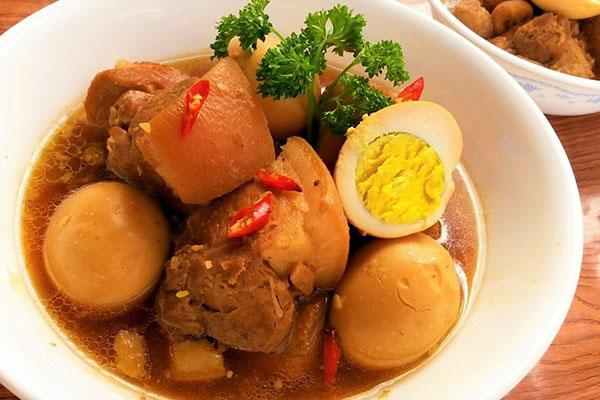 Đậm đà hương vị Nam Bộ với cách làm thịt kho nước dừa