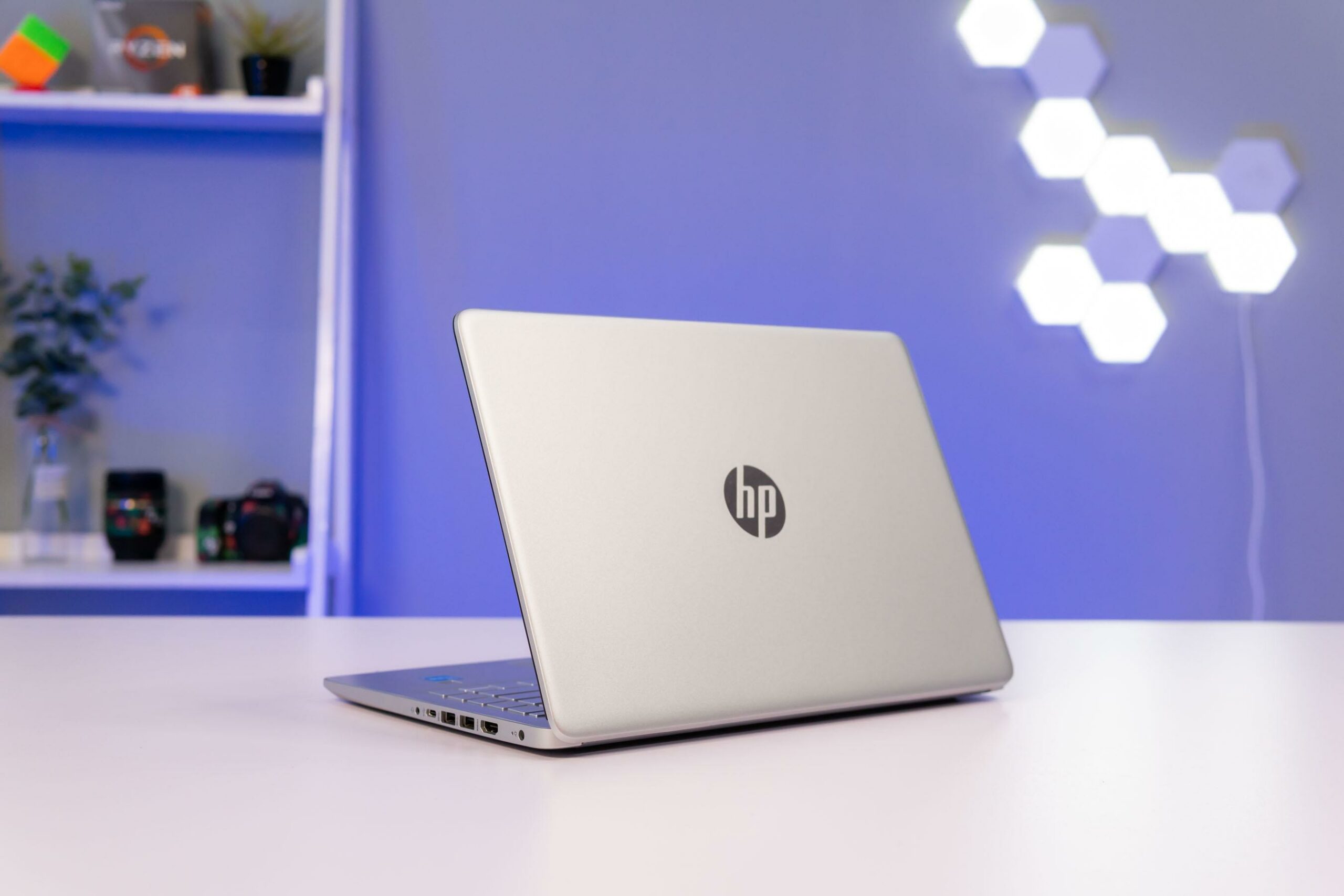 Giá máy laptop HP mới nhất 2023 trên thị trường là bao nhiêu?