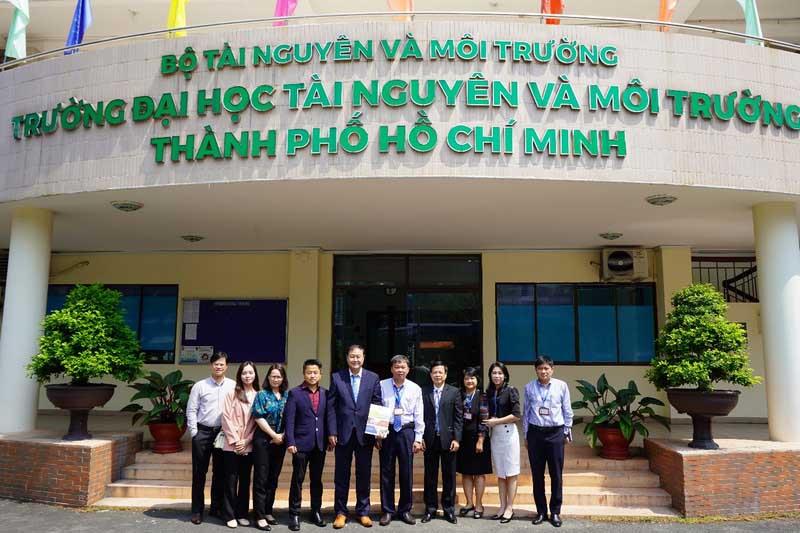 trường đại học công lập điểm thấp ở tphcm