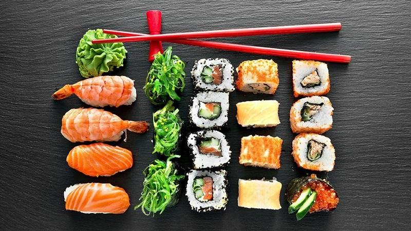 1 cuộn sushi bao nhiêu calo? Ăn có tăng cân không?