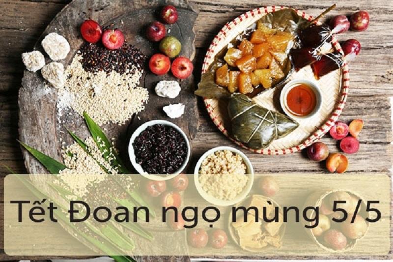 M&acirc;m c&uacute;ng Tết Đoan Ngọ thường c&oacute; b&aacute;nh gio (b&aacute;nh tro) hoặc rượu nếp, mận. Ảnh mang t&iacute;nh chất minh họa. Nguồn: Internet