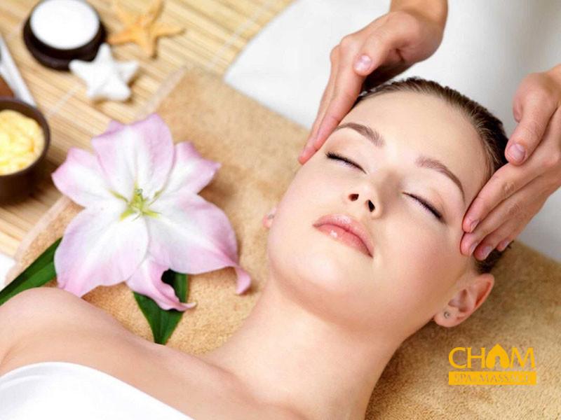 Massage mặt nâng cơ là gì Cham Spa & Massage