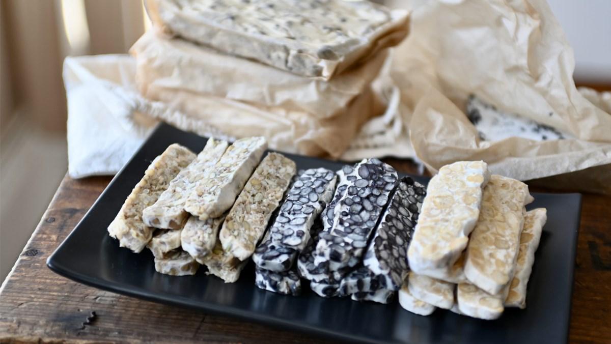 Tempeh - tương nén là gì? Cách làm tempeh bằng lò nướng đơn giản dễ làm