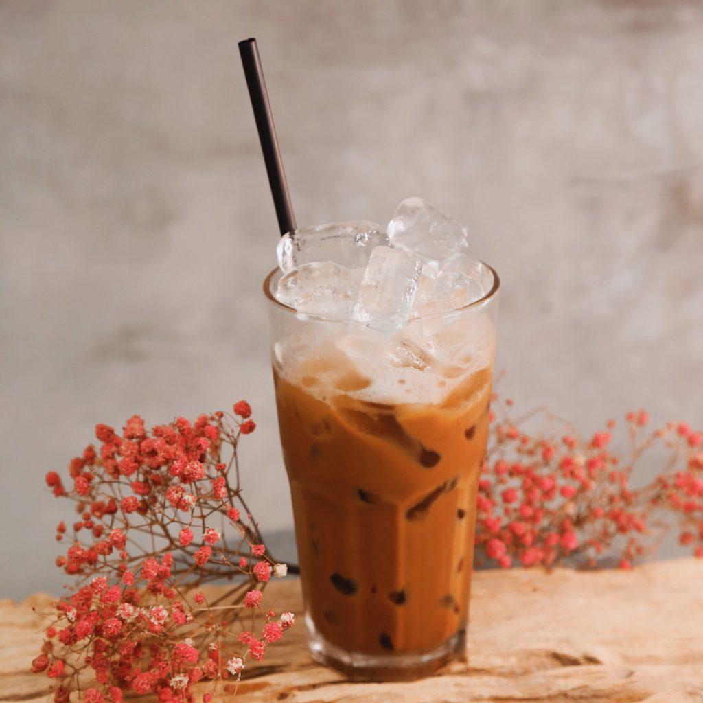 Cafe sữa có bao nhiêu calo? Uống cafe sữa có ảnh hưởng đến cân nặng không?