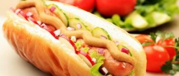 Bánh Hotdog bao nhiêu calo? Bí quyết ăn Hotdog không bị mập